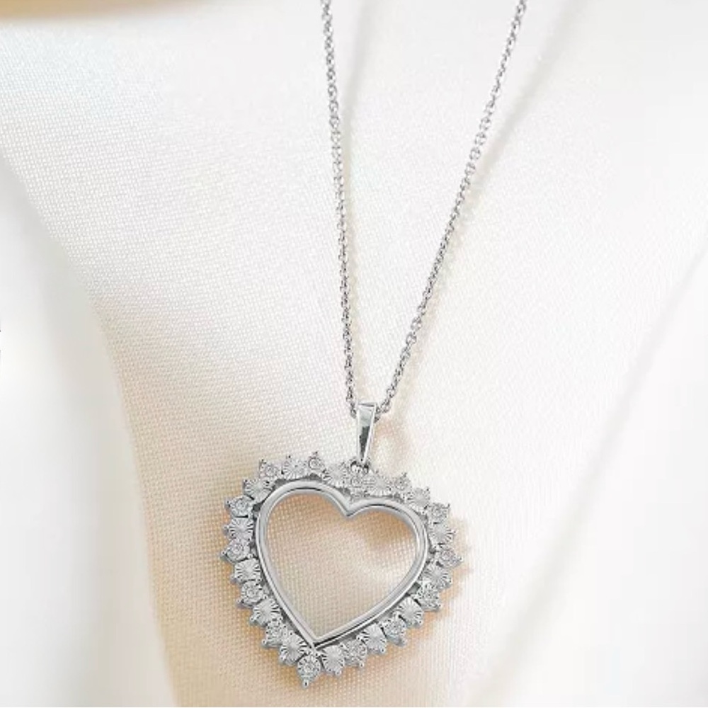 Genuine Diamond Heart 18" Pendant Necklace 1/10 ct. t.w. in Sterling Silver NWT - Picture 2 of 7